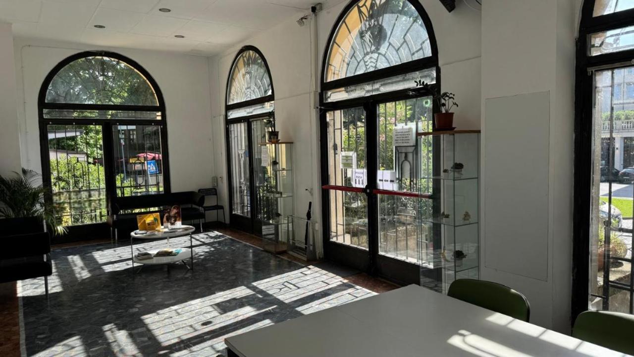 Hostel Di *