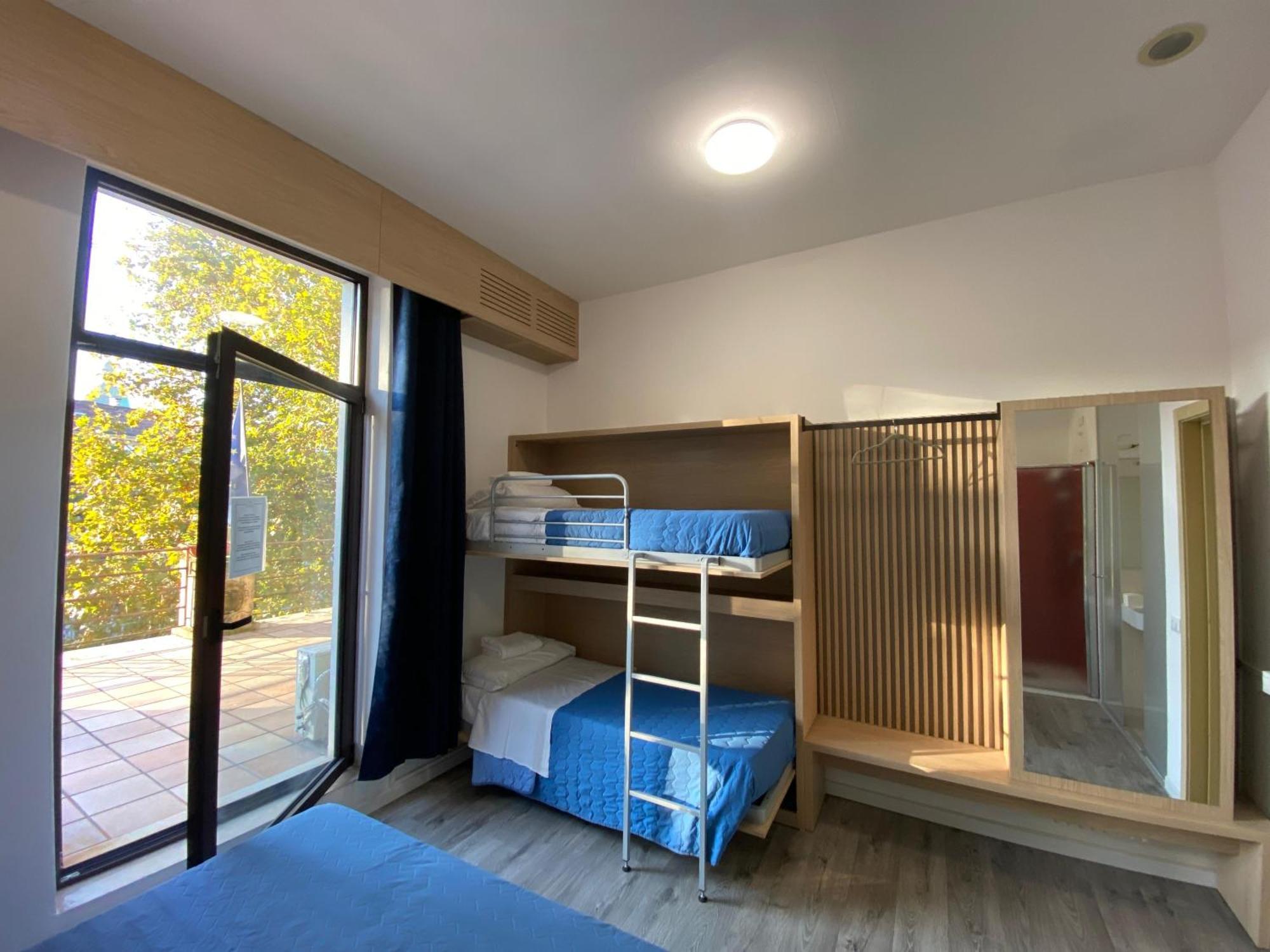 Di Hostel *