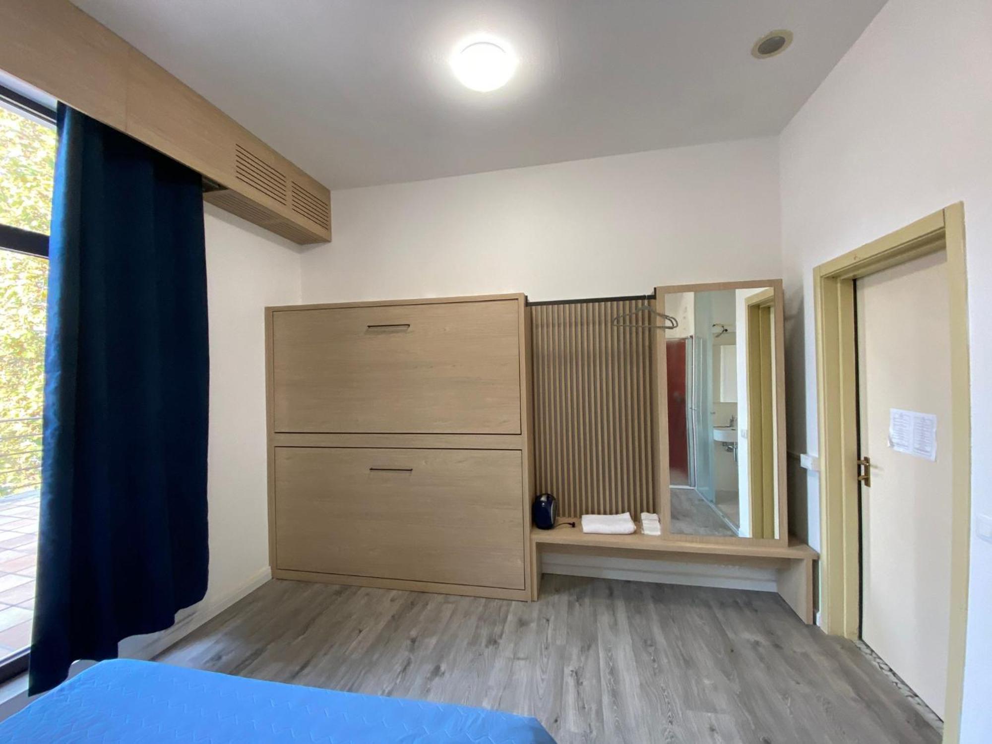 Hostel Di