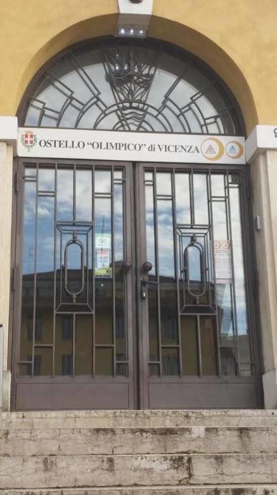 Hostel Di *